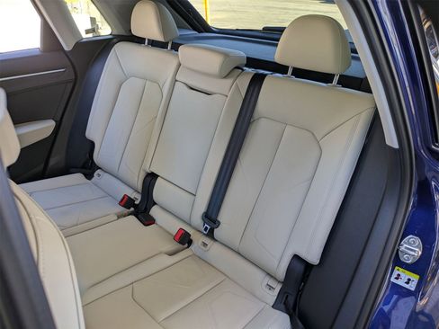 Used 2023 Audi Q3 2.0T Premium Plus w/ Premium Plus Package image 31