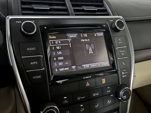 Used 2016 Toyota Camry LE image 16