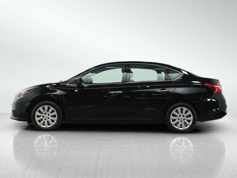 Used 2019 Nissan Sentra S FWD image 2