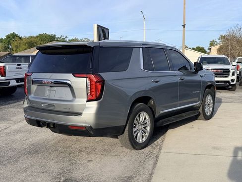Used 2023 GMC Yukon SLT w/ SLT Luxury Package image 5