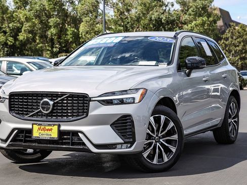 Used 2025 Volvo XC60 B5 Plus image 1