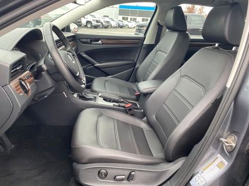 Used 2022 Volkswagen Passat 2.0T image 14
