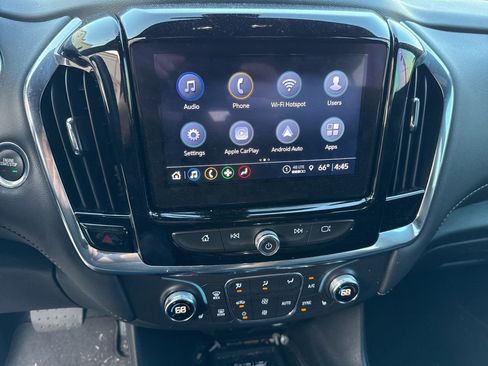 Used 2023 Chevrolet Traverse LT image 24