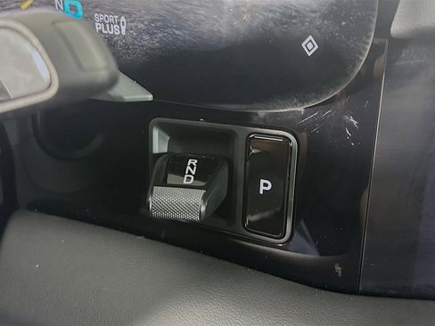 Used 2023 Porsche Taycan w/ Premium Package image 20