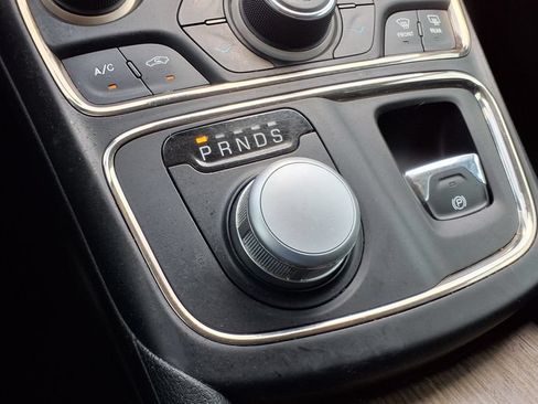 Used 2015 Chrysler 200 C w/ Navigation & Sound Group I FWD image 28
