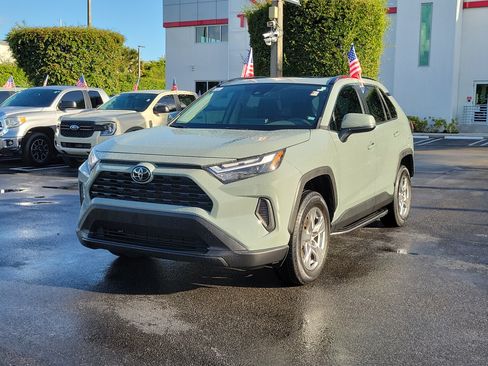Used 2023 Toyota RAV4 XLE w/ Convenience Package FWD image 5