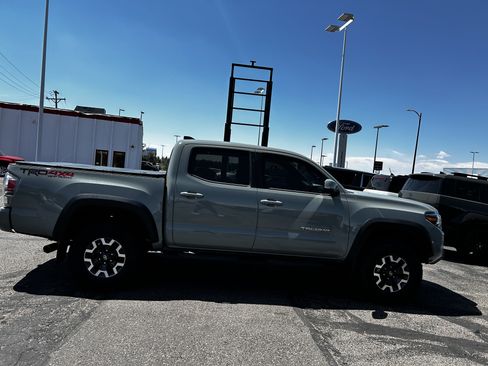 Used 2023 Toyota Tacoma TRD Off-Road w/ TRD Premium Off Road Package AWD/4WD image 6
