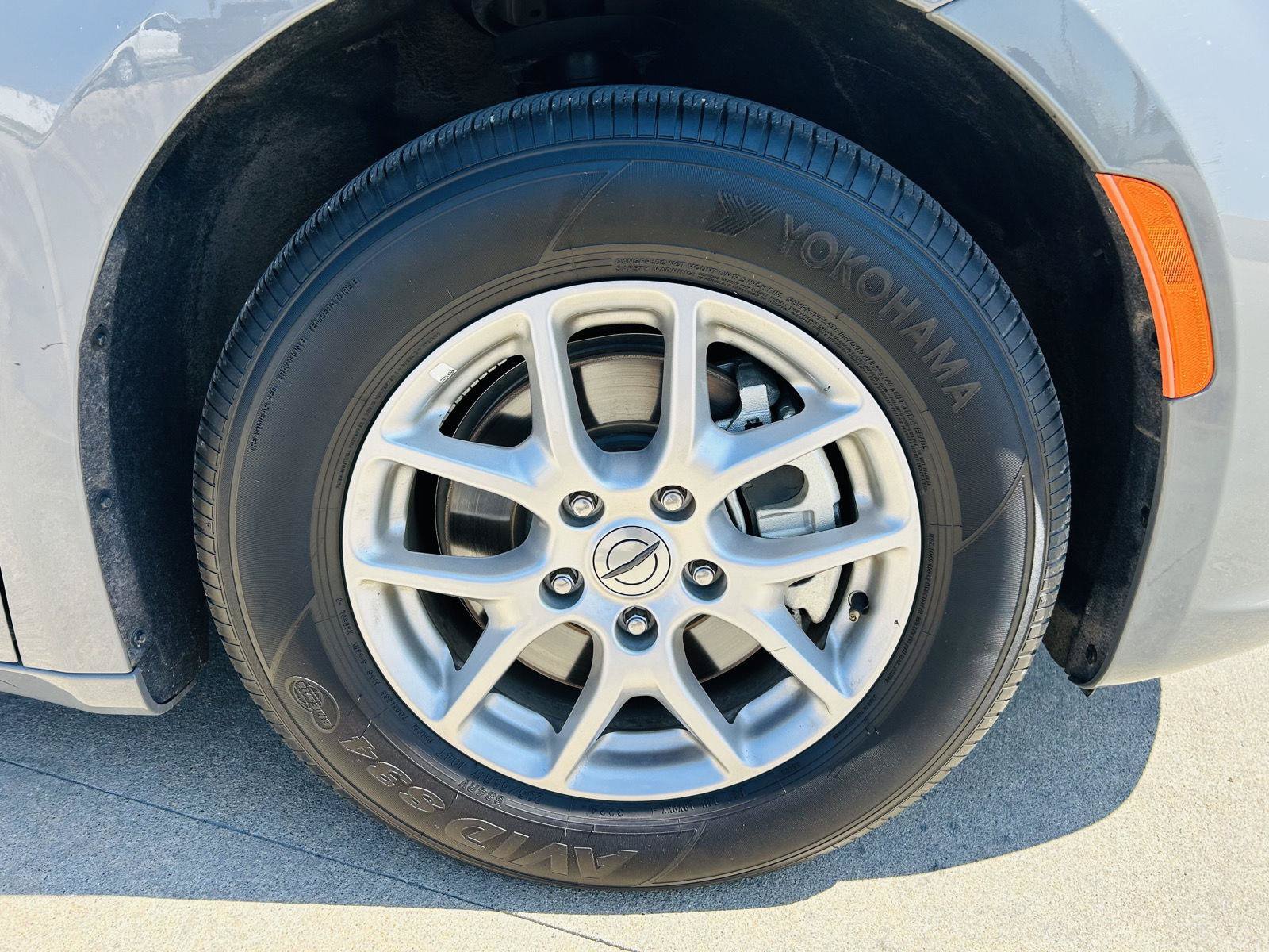 Used 2025 Chrysler Pacifica Select FWD image 41