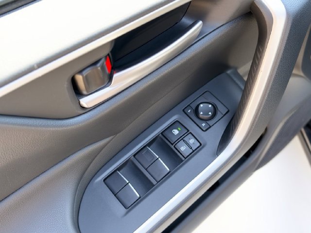 Used 2019 Toyota RAV4 XLE Premium w/ Advanced Technology Package FWD image 13