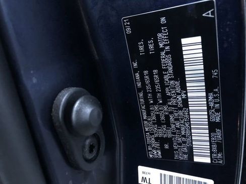 Certified 2021 Toyota Highlander XLE image 33