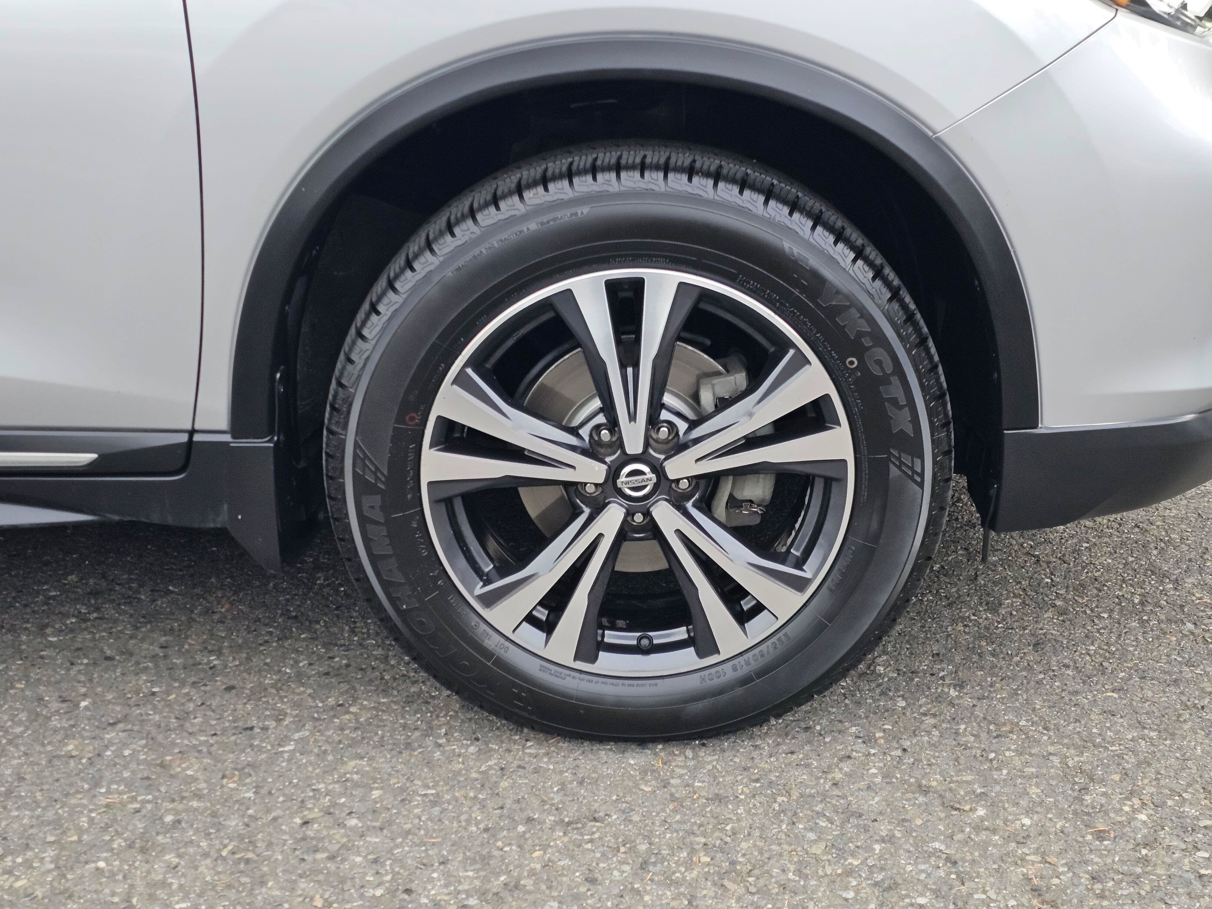 Used 2018 Nissan Rogue SL w/ Premium Package AWD/4WD image 9