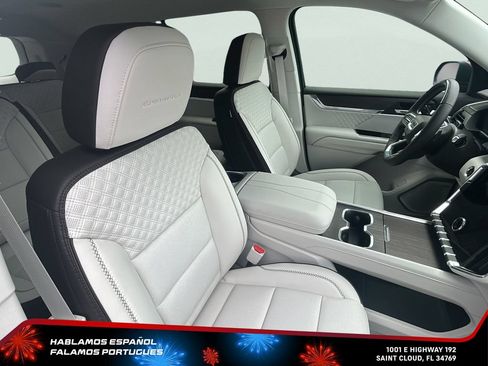 New 2026 GMC Acadia Denali w/ Super Cruise Package FWD image 34