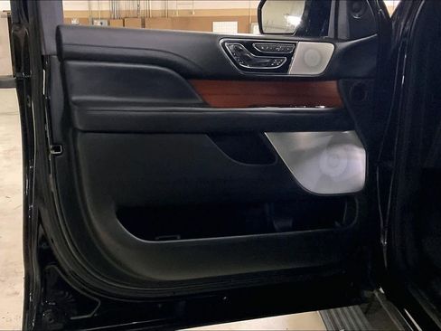 Used 2018 Lincoln Navigator Reserve w/ Technology Package image 20