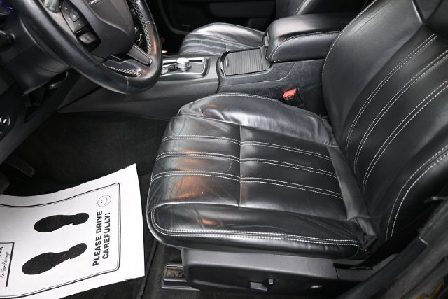 Used 2016 Chrysler 300 S AWD/4WD image 15