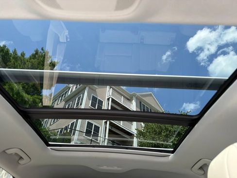 Used 2019 Audi e-tron Premium Plus w/ Cold Weather Package AWD/4WD image 24