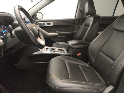 Used 2023 Ford Explorer XLT w/ Equipment Group 202A image 17