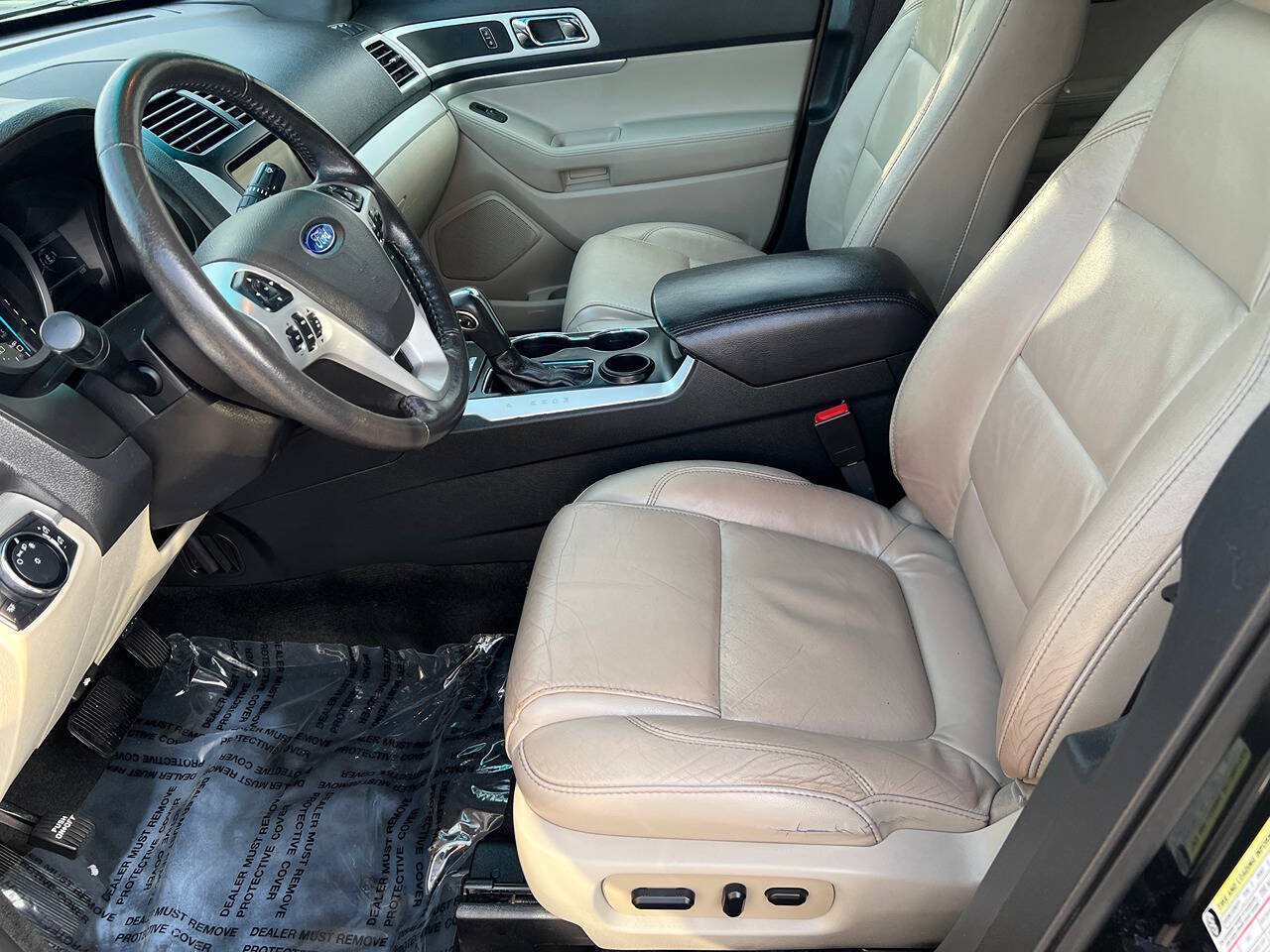 Used 2015 Ford Explorer XLT w/ Equipment Group 202A FWD image 19