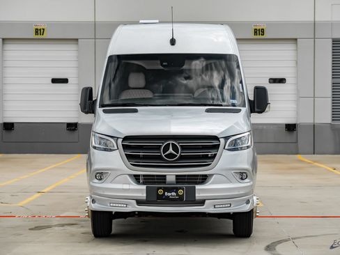 Used 2023 Mercedes-Benz Sprinter 3500 image 26