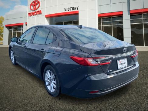 Used 2025 Toyota Camry LE FWD image 5