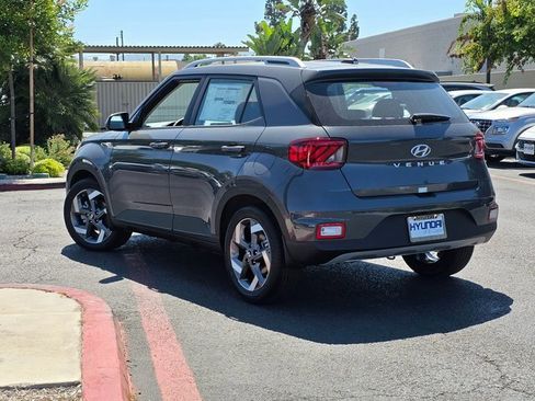 New 2025 Hyundai Venue SEL image 5