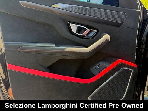 Used 2023 Lamborghini Urus Performante AWD/4WD image 25