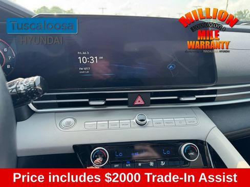 Used 2024 Hyundai Elantra Limited FWD image 13