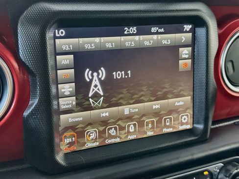Used 2022 Jeep Wrangler Unlimited Rubicon w/ LED Lighting Group AWD/4WD image 17
