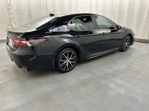 Used 2024 Toyota Camry SE FWD image 4