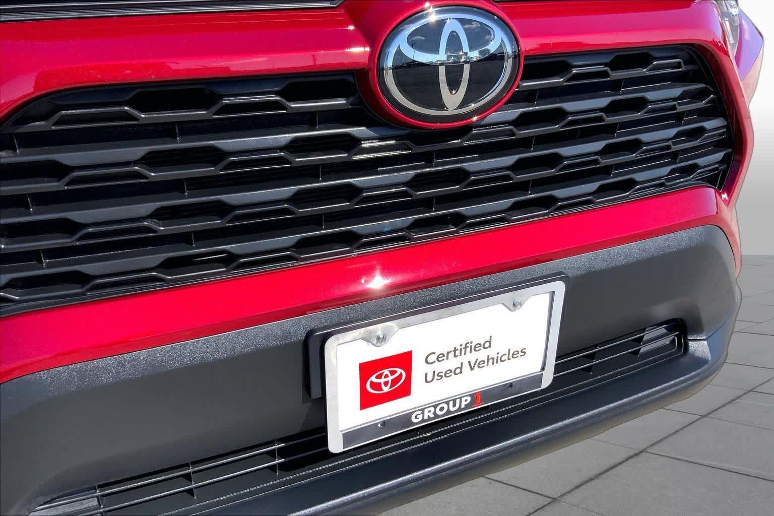 Used 2024 Toyota RAV4 XLE FWD image 29