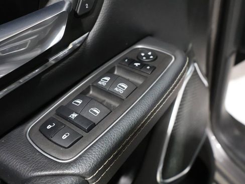 Used 2024 RAM 1500 Laramie image 13