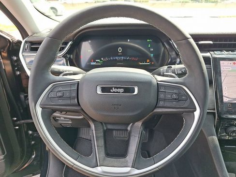 Used 2023 Jeep Grand Cherokee 4WD 4xe image 21