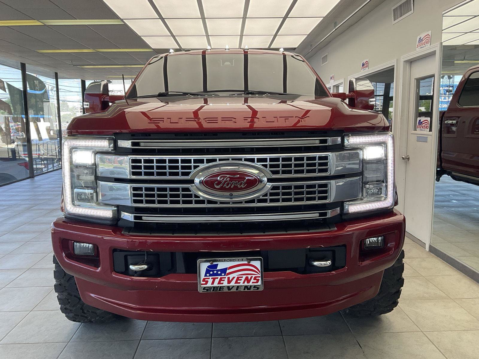 Used 2018 Ford F250 Platinum w/ Platinum Ultimate Package AWD/4WD image 2