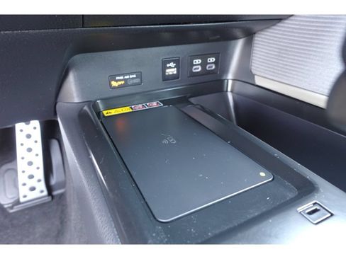 Used 2025 Toyota Camry SE w/ Convenience Package FWD image 22