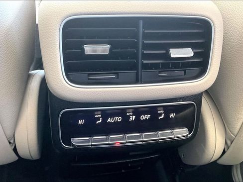 Used 2021 Mercedes-Benz GLS 580 4MATIC image 11