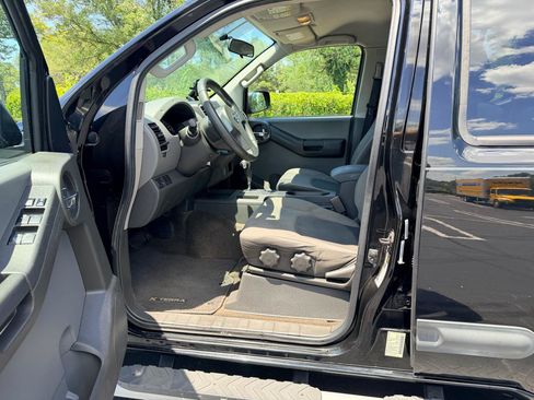 Used 2013 Nissan Xterra S w/ Value Package RWD image 7