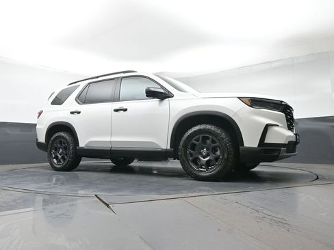 Certified 2023 Honda Pilot TrailSport image 36