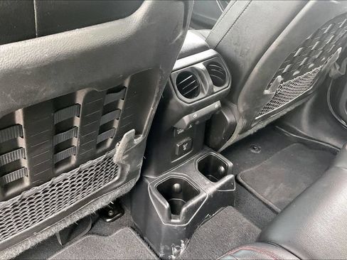 Used 2020 Jeep Gladiator Rubicon AWD/4WD image 11