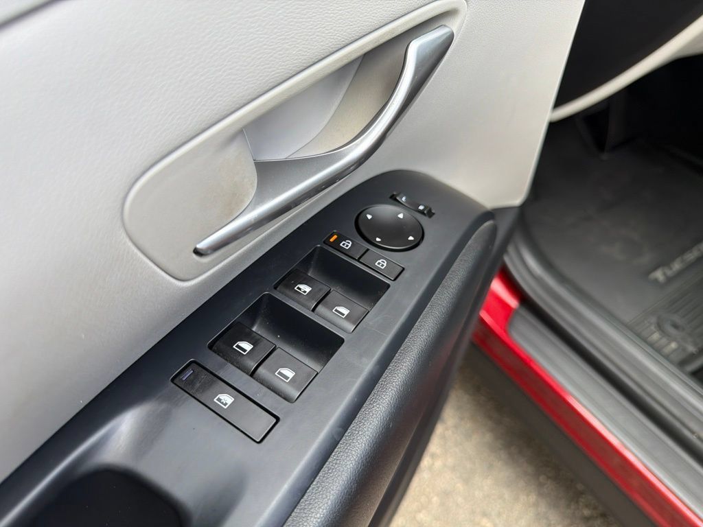 Used 2025 Hyundai Tucson SE FWD image 45