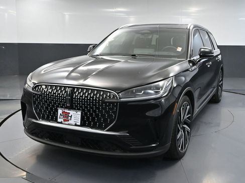 Used 2025 Lincoln Aviator Reserve w/ Equipment Group 201A AWD/4WD image 13