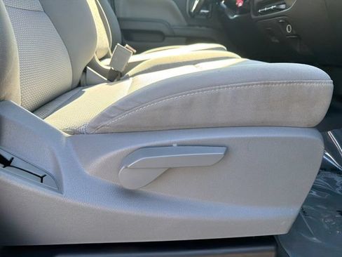 Used 2018 Chevrolet Silverado 1500 W/T w/ WT Convenience Package AWD/4WD image 26