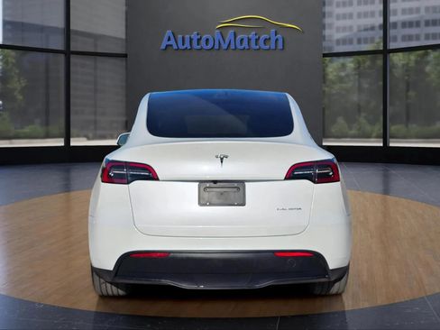Used 2025 Tesla Model Y Long Range AWD/4WD image 8