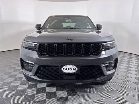 New 2025 Jeep Grand Cherokee Limited image 2