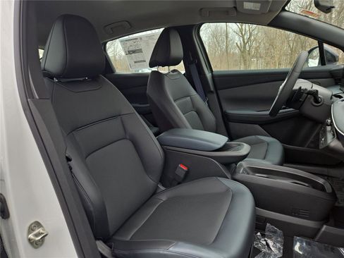New 2026 Nissan Leaf SV+ w/ Floor Mat Package (SV+) FWD image 12