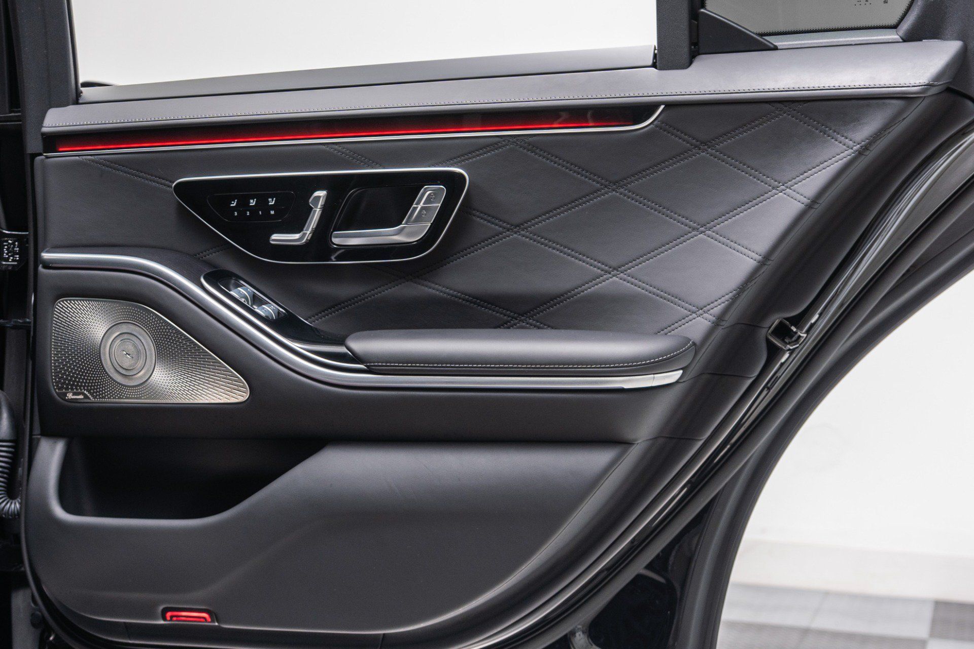Used 2025 Mercedes-Benz S 63 AMG S image 42