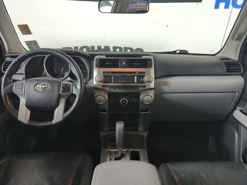 Used 2011 Toyota 4Runner SR5 w/ Premium Pkg w/Leather RWD image 10