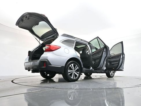 Used 2018 Subaru Outback 2.5i Limited image 40