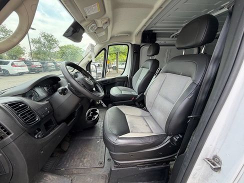 Used 2025 RAM ProMaster 2500 w/ Convenience Group FWD image 17