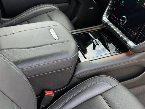 Used 2025 GMC Yukon XL Denali image 19