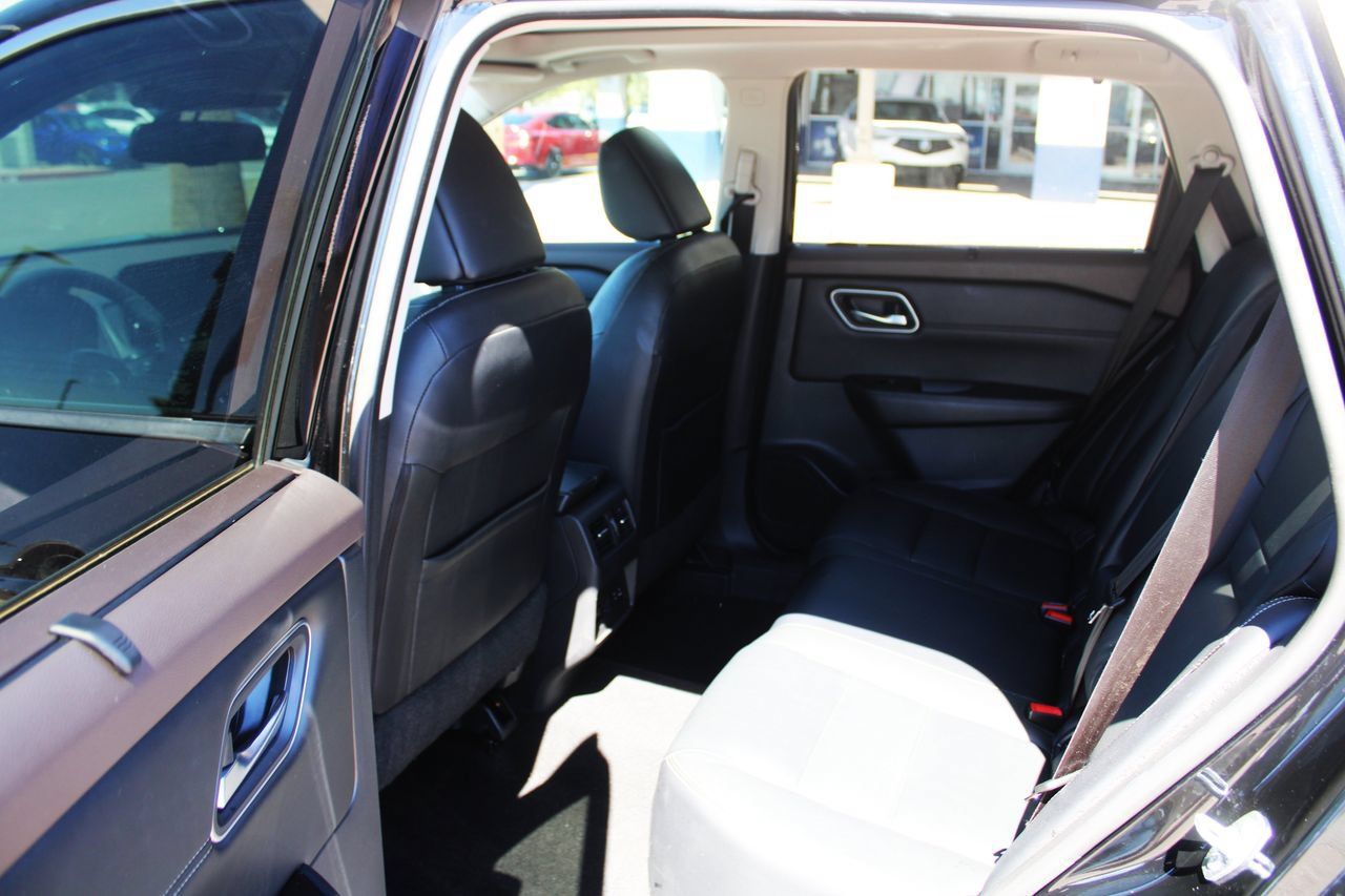 Used 2021 Nissan Rogue SL w/ Premium Package FWD image 12