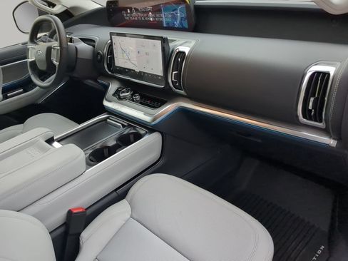 New 2027 Ford Expedition Max Platinum RWD image 52